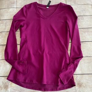 Under Armour Sz L Magenta V Neck Long Sleeve Top